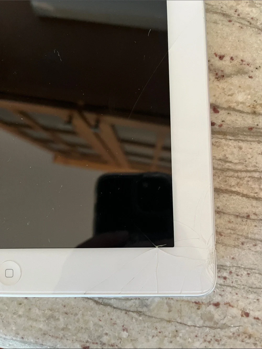 iHome Silver Charging Dock with White Tablet